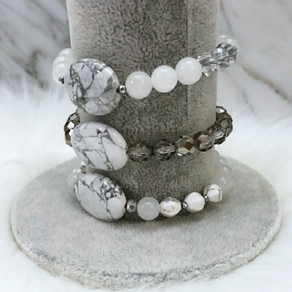 Howlite bracelets - Picture 2 of 3
